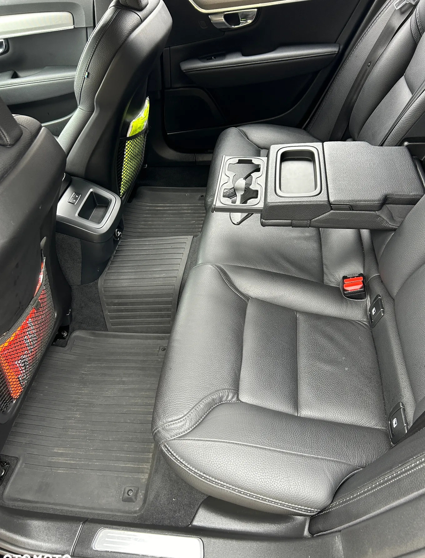 Volvo V90 Cross Country cena 142677 przebieg: 160000, rok produkcji 2019 z Kielce małe 596